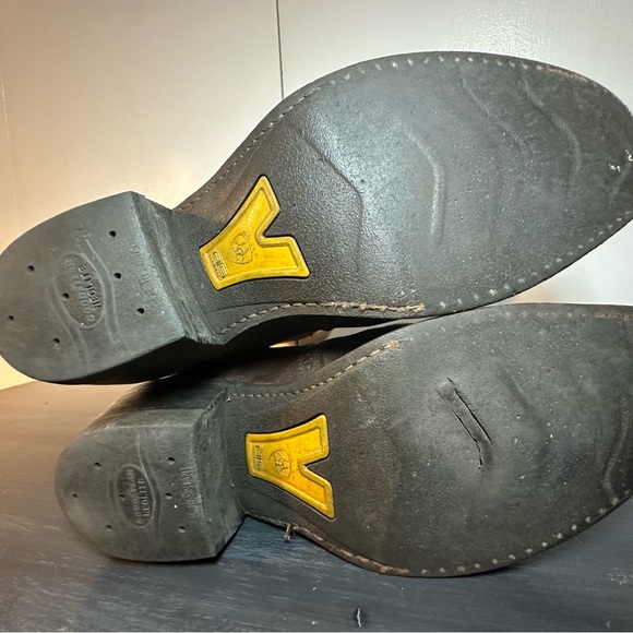 Ariat Men's Heritage Roughstock square toe western boot - Picture 15 of 16